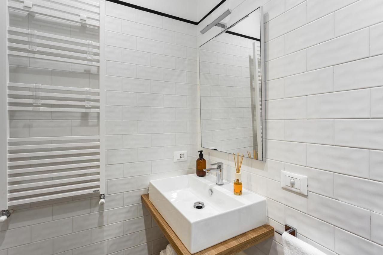 Milanofierapartments Correggio Suite ภายนอก รูปภาพ